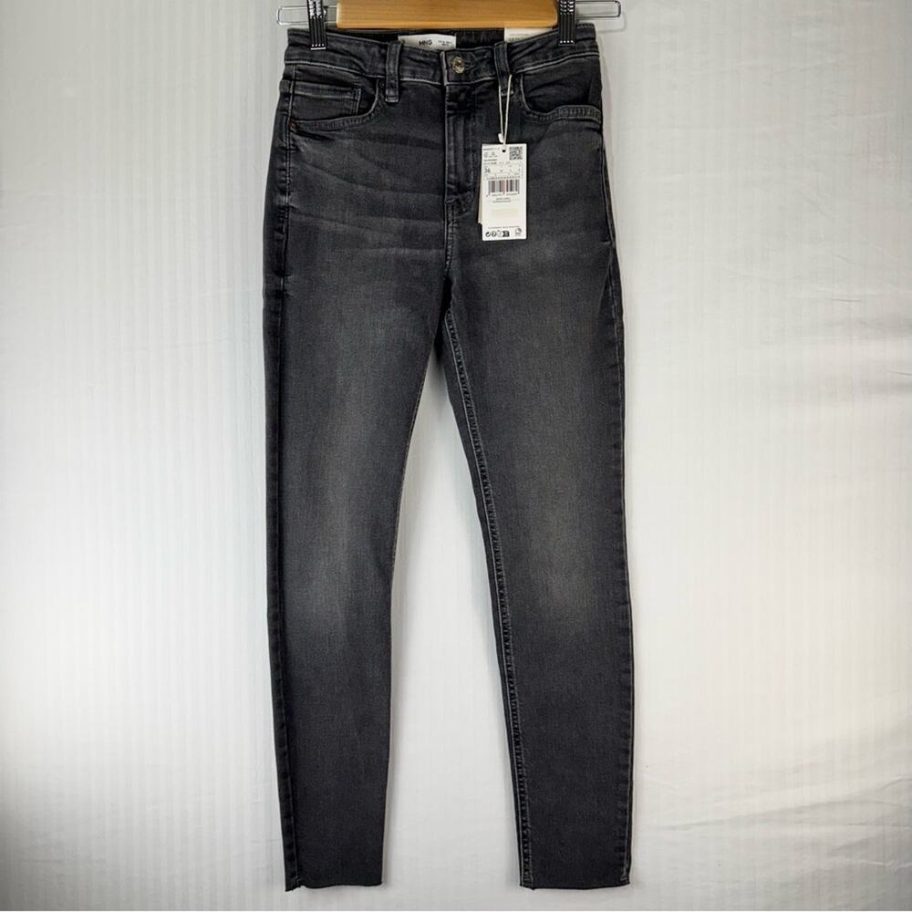MNG Collection ISA Black Denim Skinny Jeans Mid-Rise Tight Fit Cropped Size 4